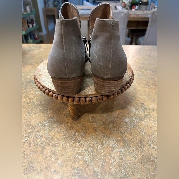 GarnetHill/Seychelles Woven Ankle Boots - Picture 3 of 9